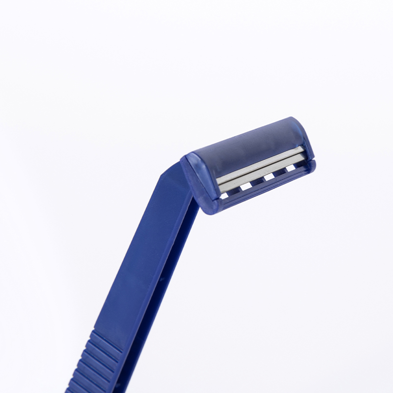 Jednočepelový jednorázový holicí strojek pro ženy